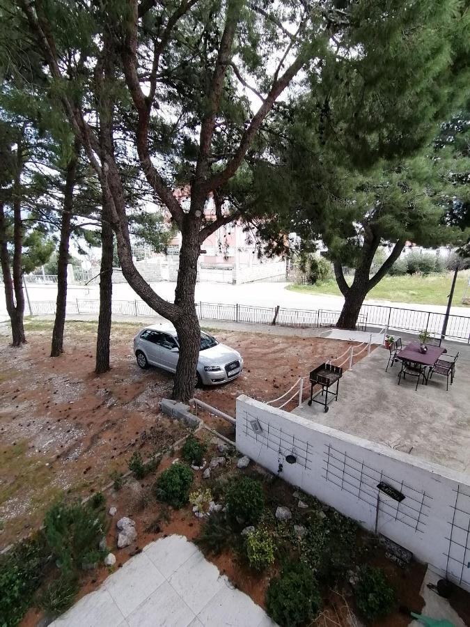 Apartment Borovi With Terrace And Parking Podaca Exterior foto